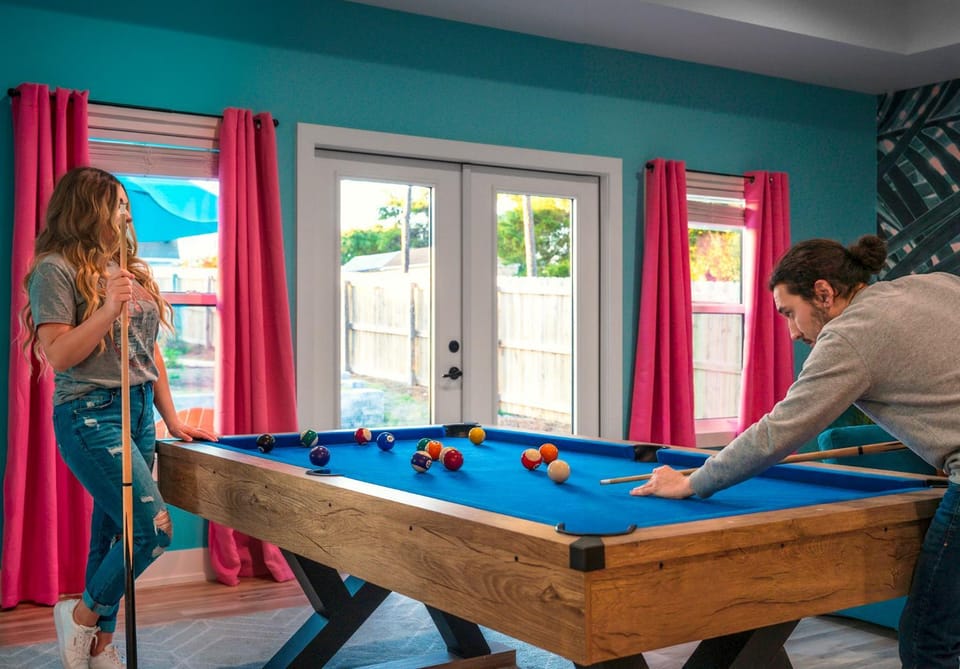 Pickleball - Mini-Golf - Playground-Sleeps 16 House in Sunnyside