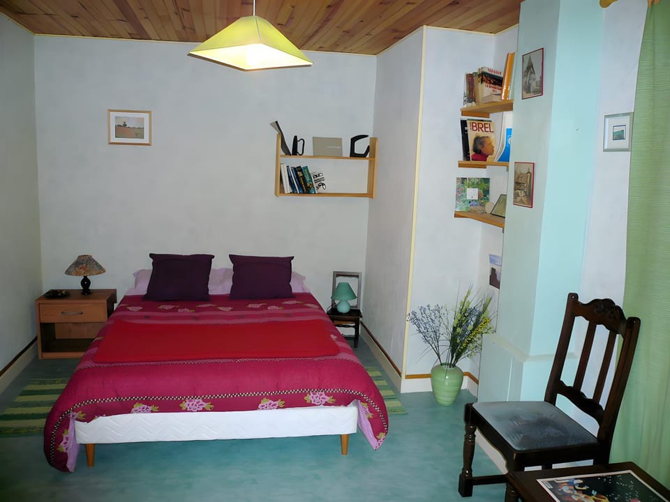 Property building, Living room, Bedroom