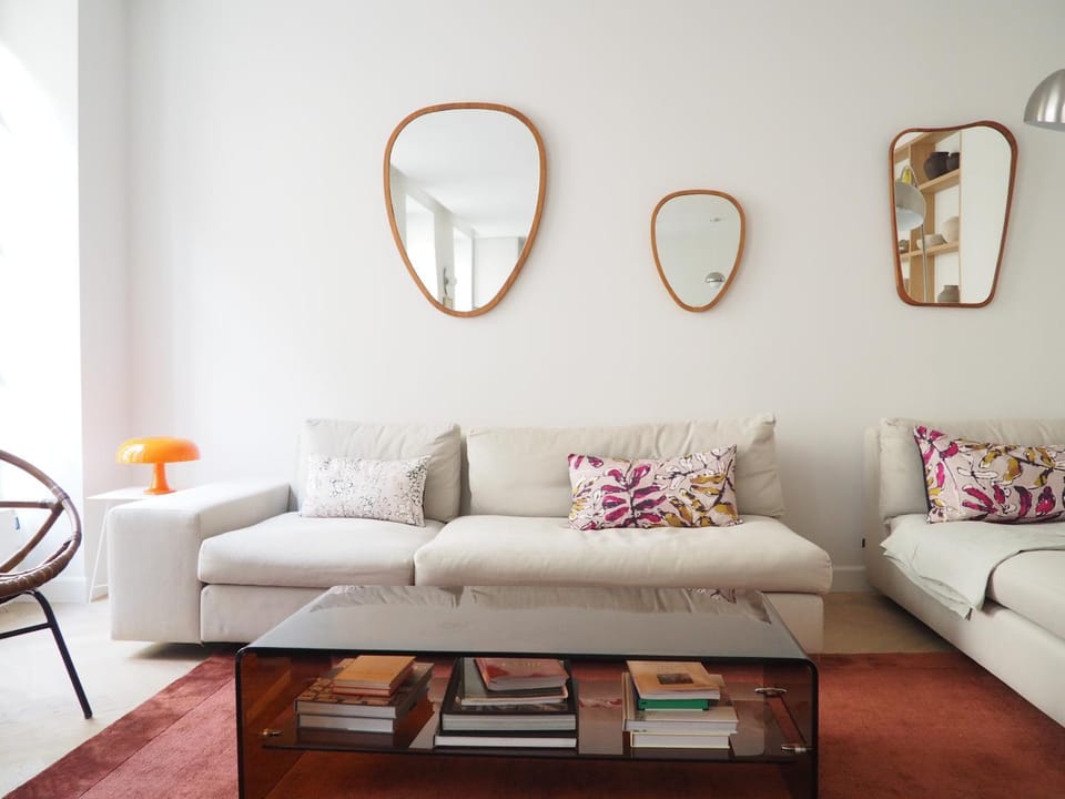 Beautiful bright apartment near Champs Elysées Apartment in Paris