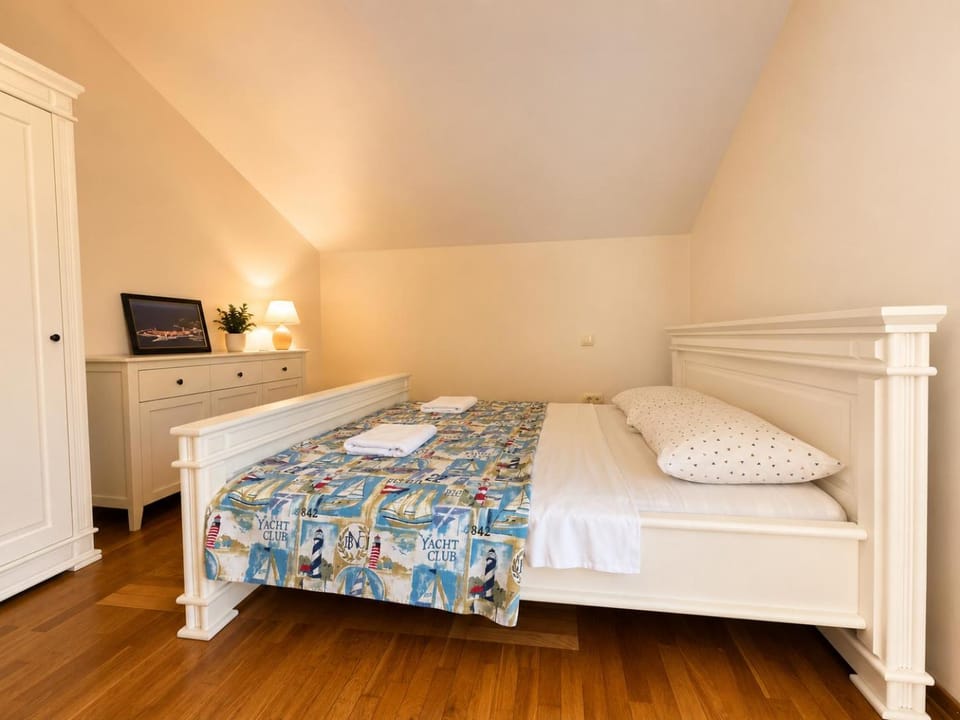Porto Nest Apartment-1 minute walk to Porto Montenegro Apartment in Kotor Municipality