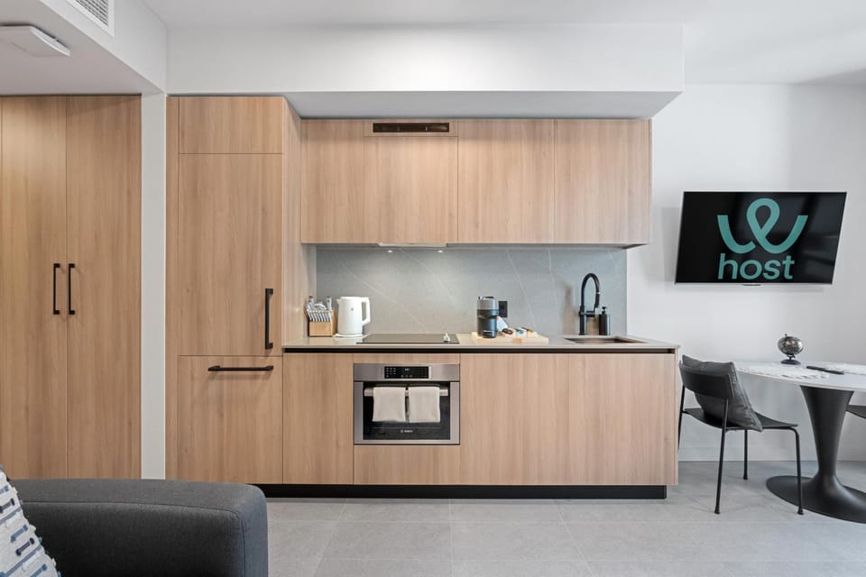 TV and multimedia, Kitchen or kitchenette, Seating area, Dining area