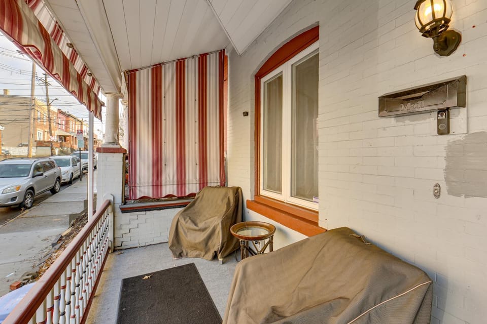 Easy University & Hospital Access! Pittsburgh Home House in Pittsburgh