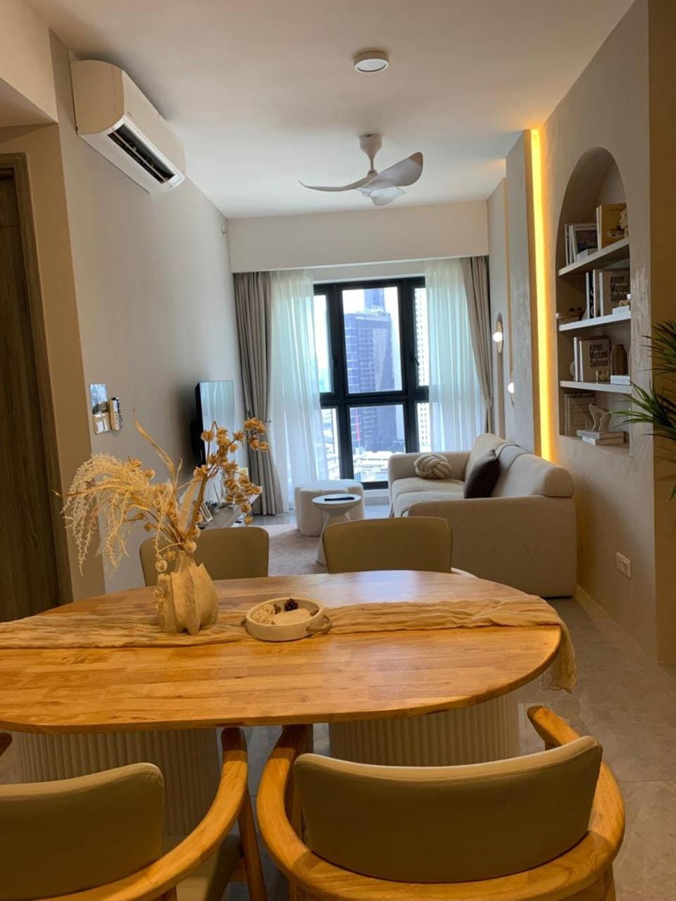 Agile LUXURY Suites, 3-5 mins to Pavilion, TRX Mall & MRT - Free Parking Apartment in Federal Territory of Kuala Lumpur