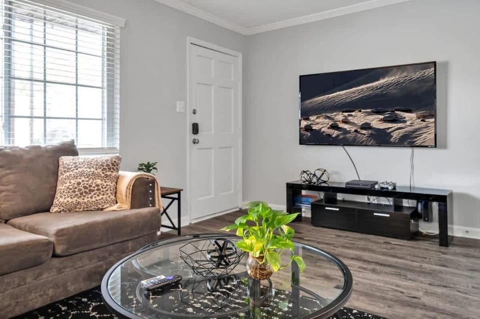 Modern 1 BR close to Downtown & Duke Apartment in Durham