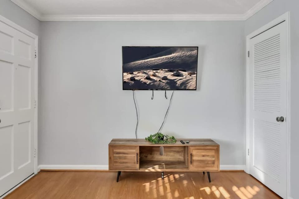 1BR Near Duke Hospital Downtown and DPAC Apartment in Durham