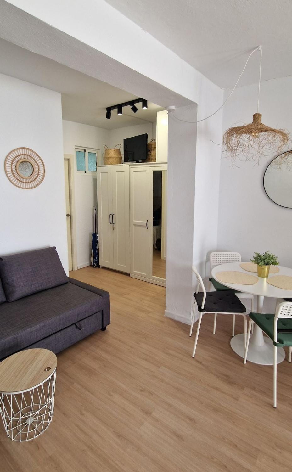 Communal lounge/ TV room