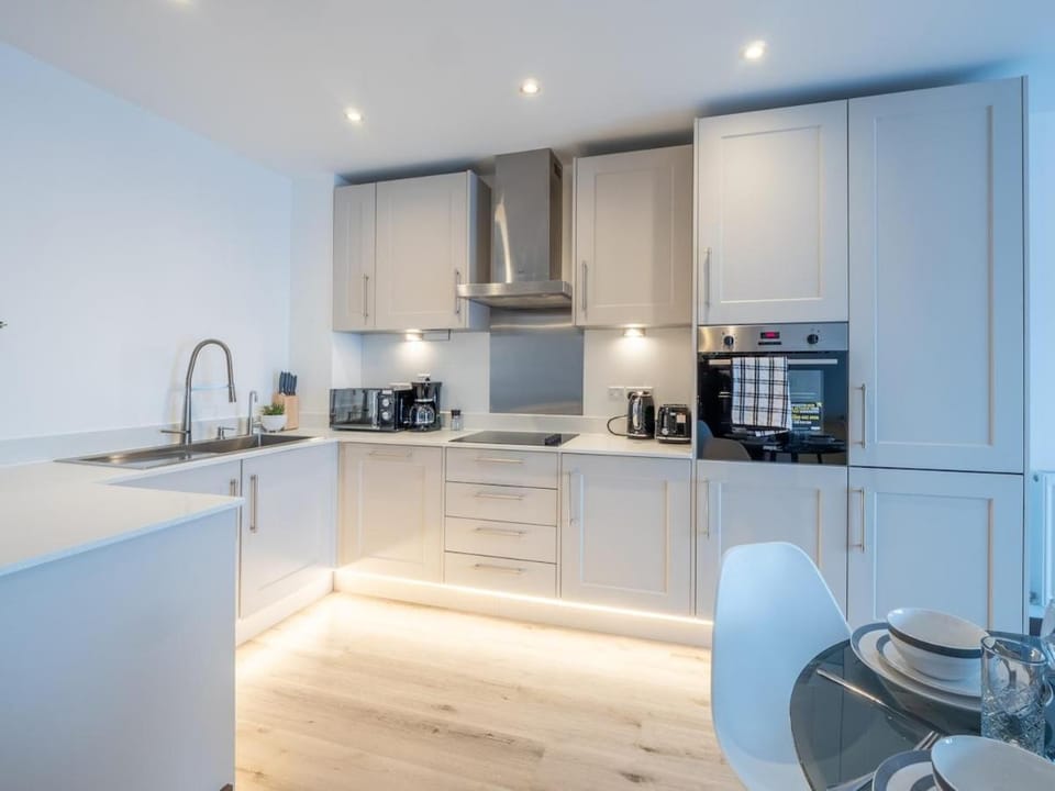 Cosy 2-Bed Next to Harlow Town Apartment in Harlow