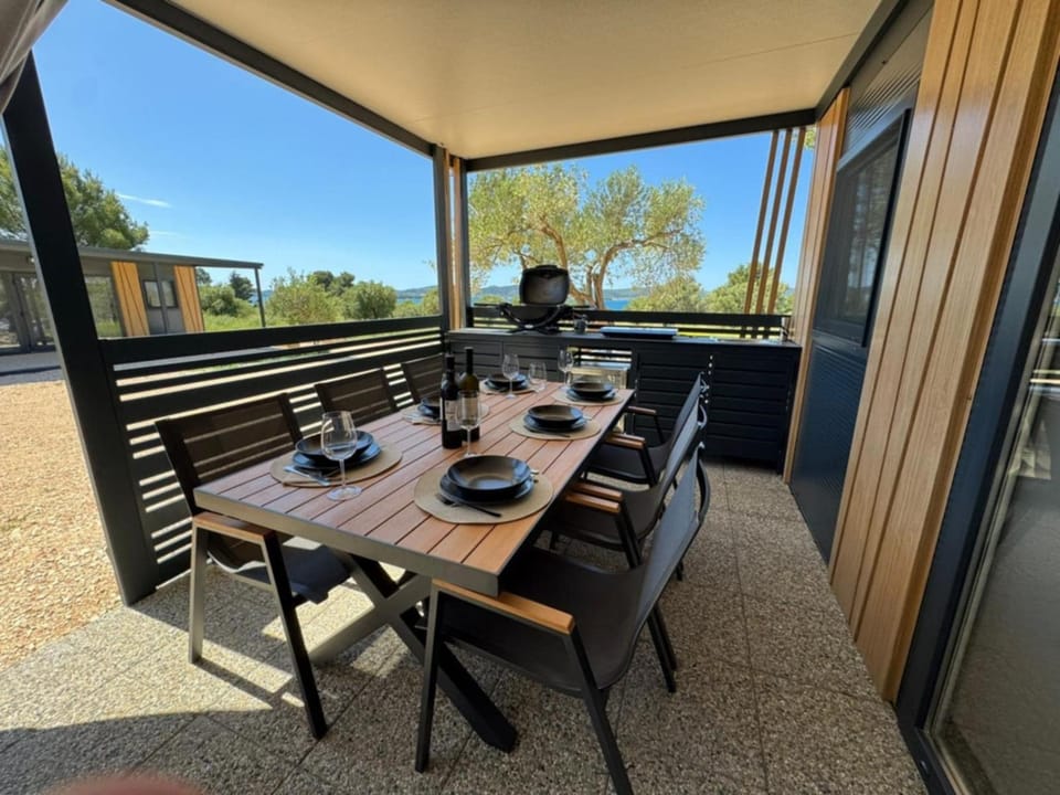 Balcony/Terrace, Dining area