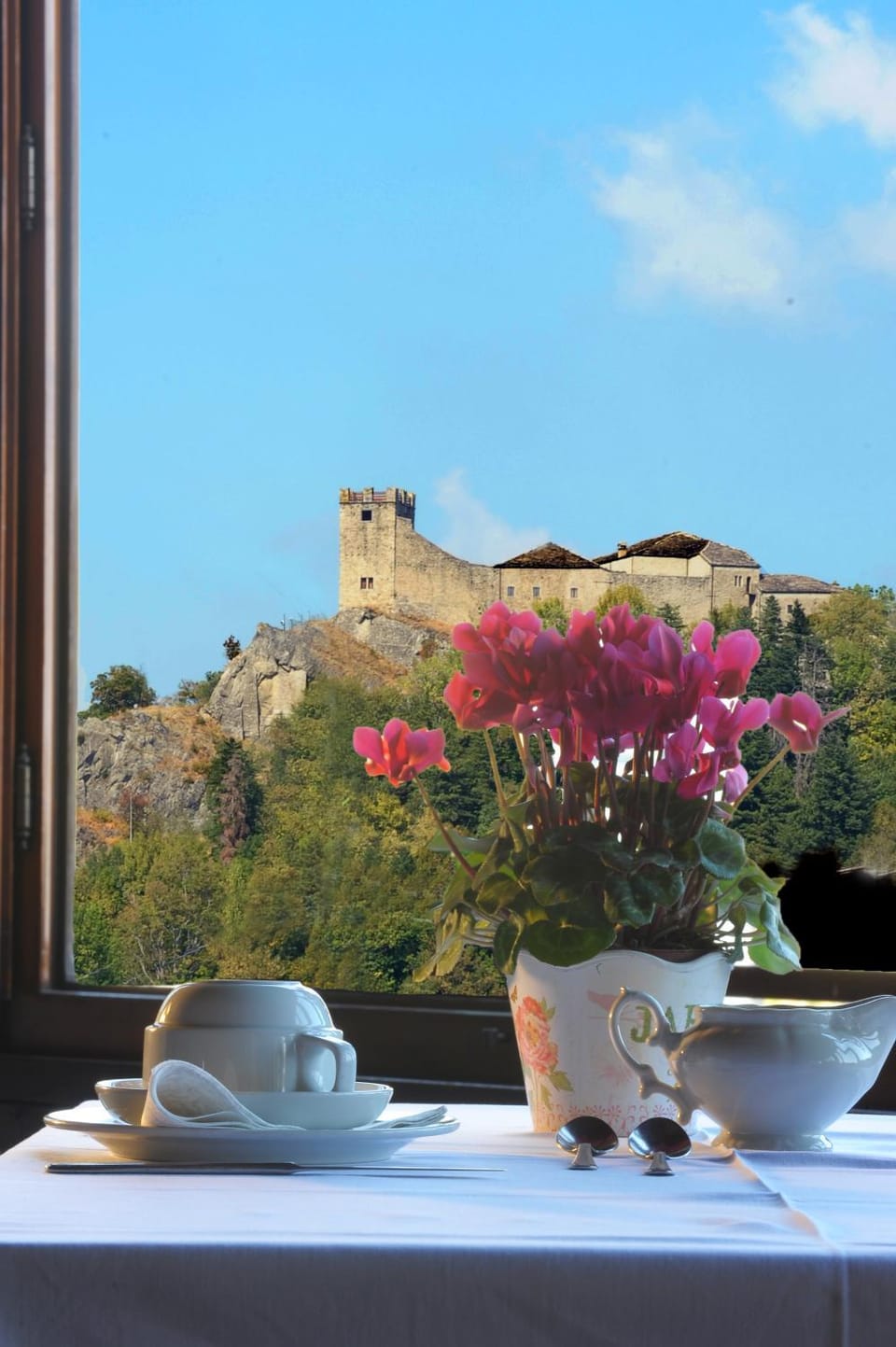 Dining area, On site, Landmark view, Area and facilities