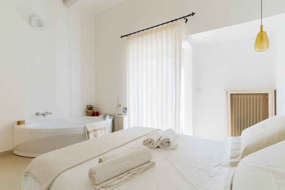 Bathroom, Living room