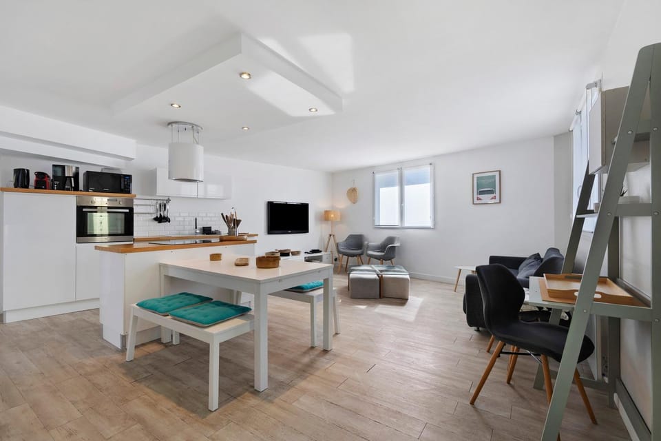 Property building, Living room
