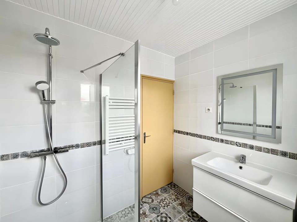 Bathroom, Living room
