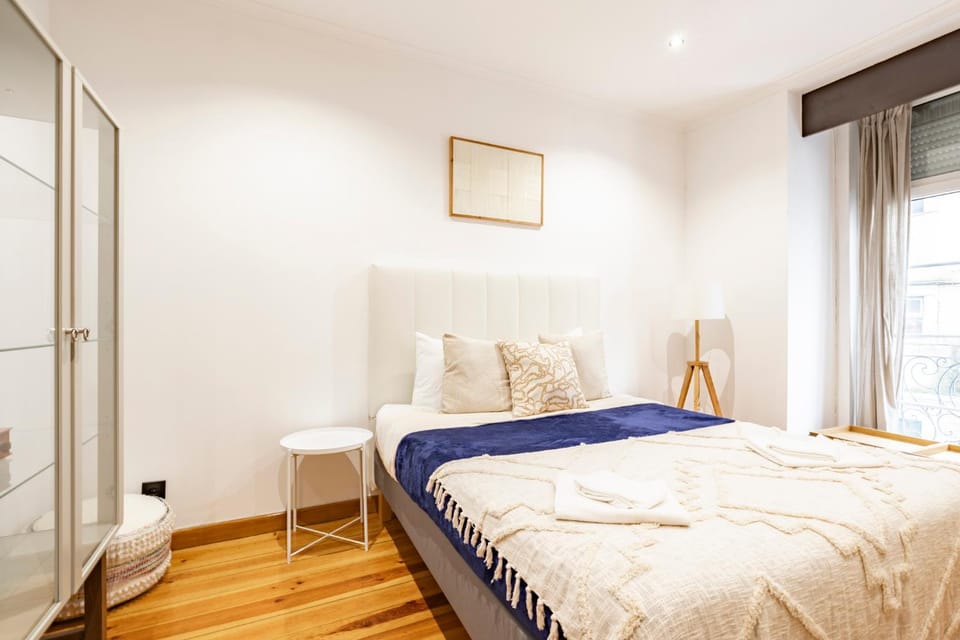 Cozy 3BR Near Av Liberdade Sleeps 8 Patio House in Lisbon