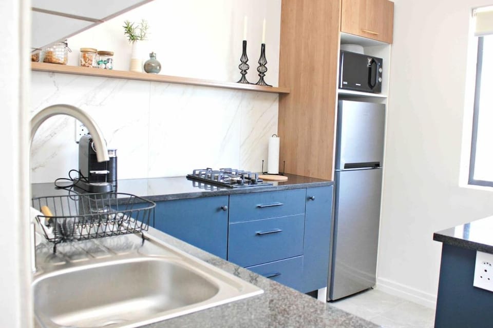 Sunset Stay - Garden Flat Apartment in Cape Town