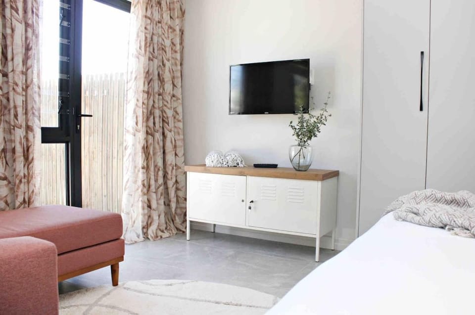 Sunset Stay - Garden Flat Apartment in Cape Town