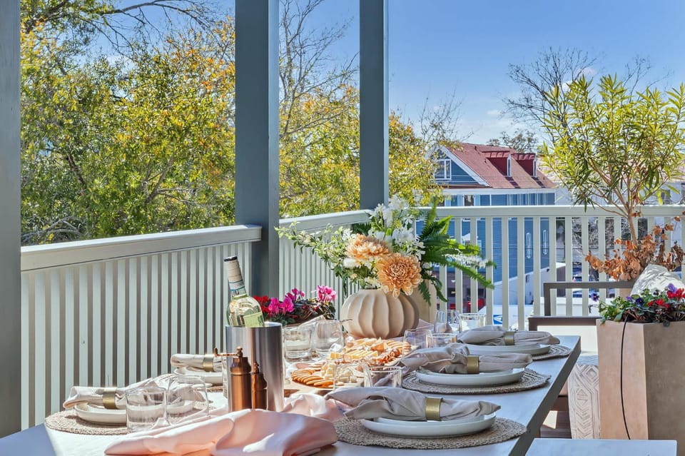Luxury Downtown Rental 5 Beds 3 Baths Walkable House in Charleston