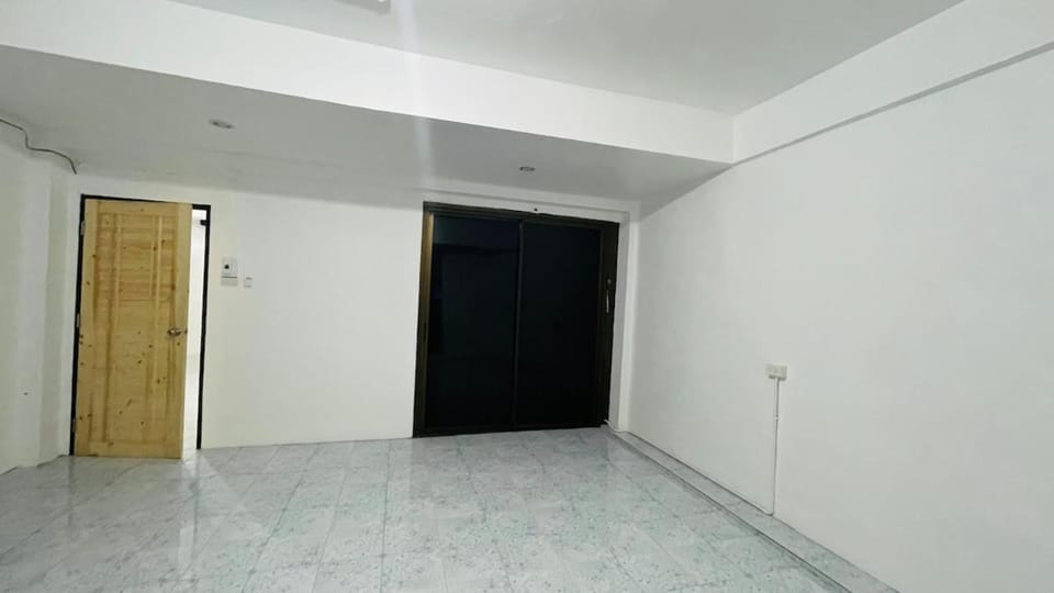 Very budget 1 bedroom for sleep and a lot of space to stay Apartment in Wichit