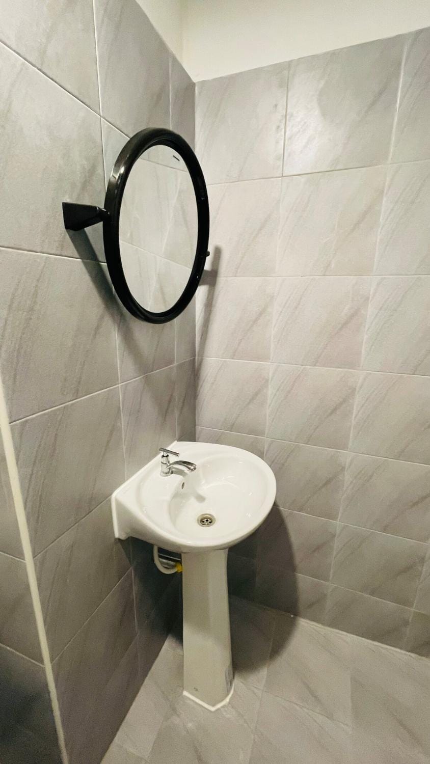 Very budget 1 bedroom for sleep and a lot of space to stay Apartment in Wichit
