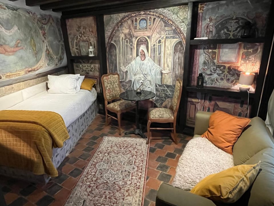 Het Kathedraalhuis Goudblomme Inn in Wallonia, Belgium