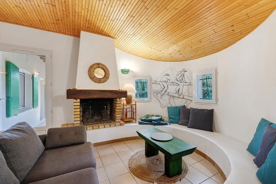 Property building, Living room