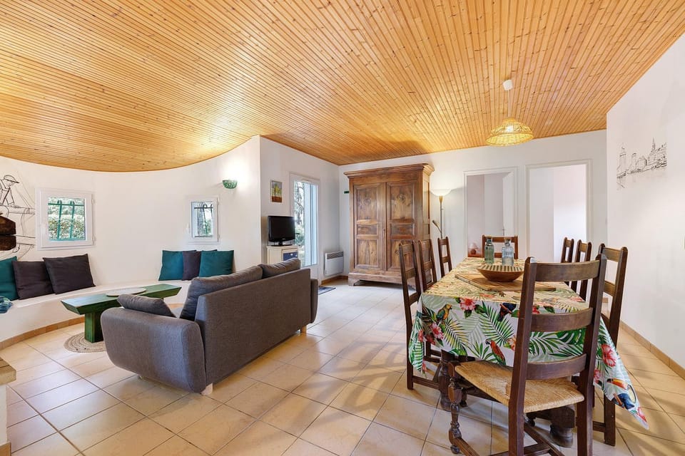 Property building, Living room