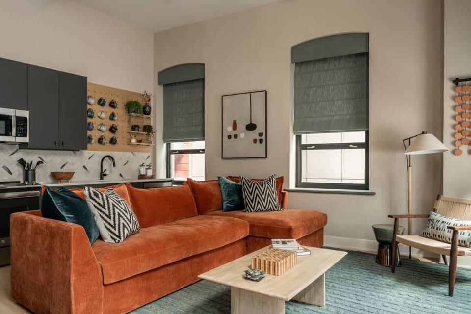 Stylish Artisan Loft w Chic Design - The Potter House in Philadelphia