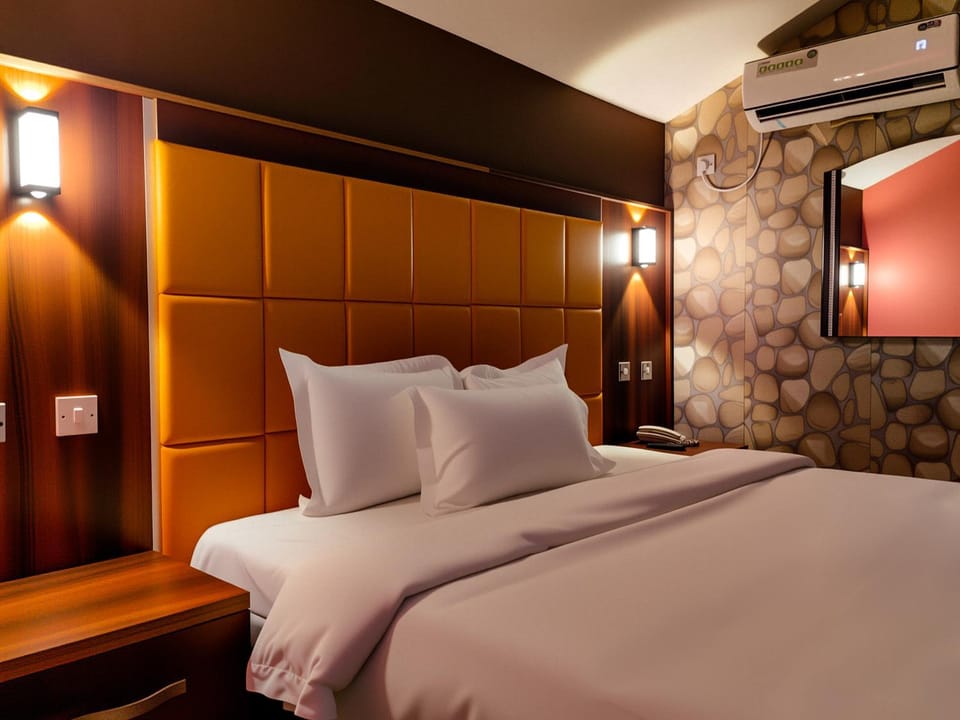 Bed, Bedroom, air conditioner