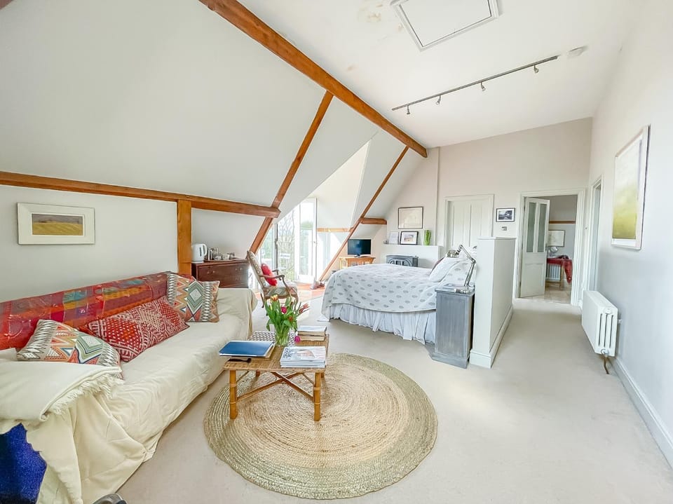 Photo of the whole room, Seating area, Bedroom