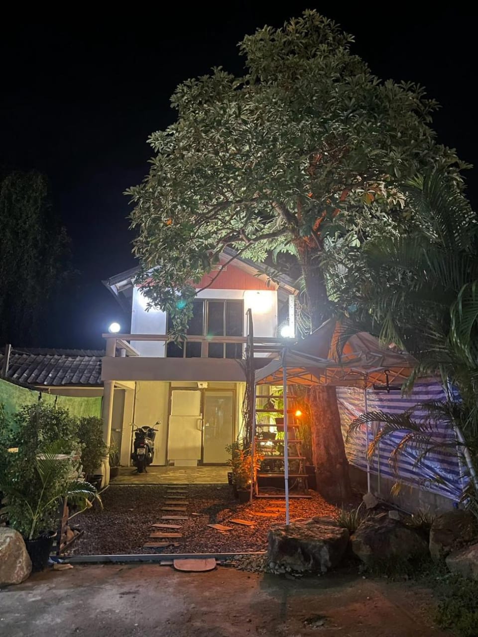 Property building, Lobby or reception, Parking