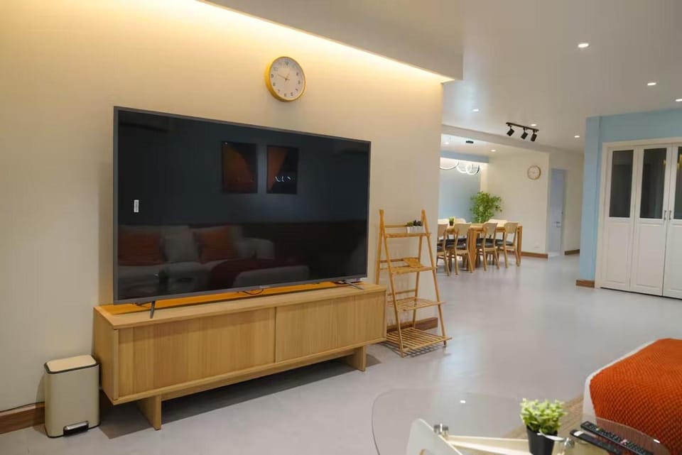 NEW Asok Grand Family 4BR home l Walk to BTS,MRT l 10 Guests l Parking l Open April 2026 Apartment in Bangkok