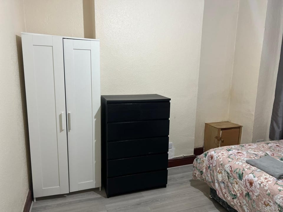 Private Room near Station & City Centre Free Parking Fast WiFi Vacation rental in Nottingham