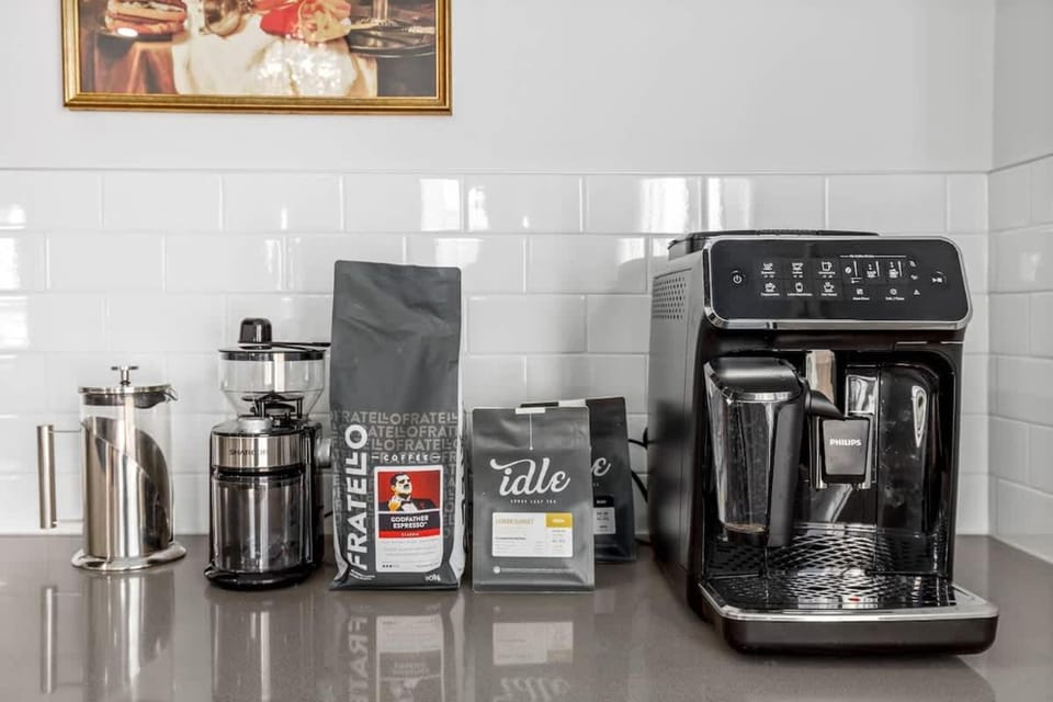 Arcade King Bed Espresso Maker Family Friendly House in Airdrie