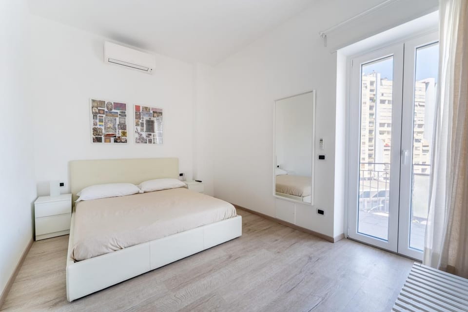 Bed, Photo of the whole room, Bedroom, air conditioner