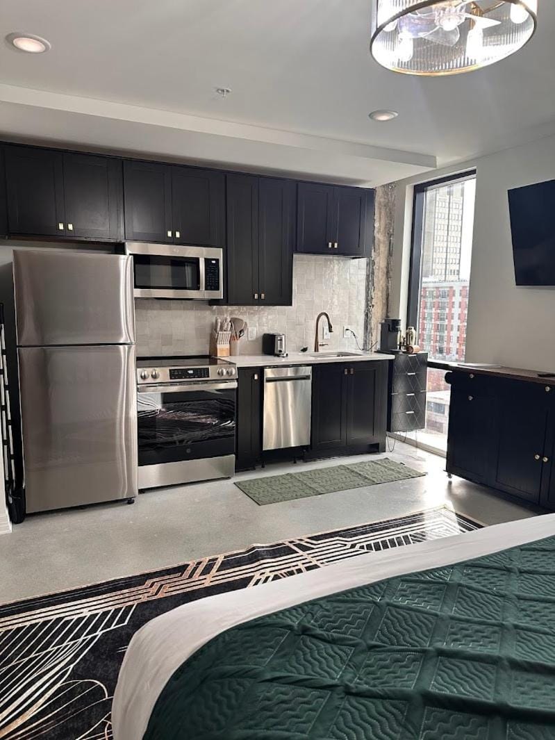 Gilded Skyline, Walk Everywhere, 7th-Floor Views Apartment in Chattanooga