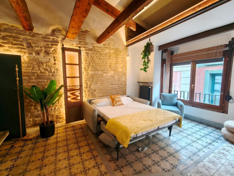 Bed, Living room