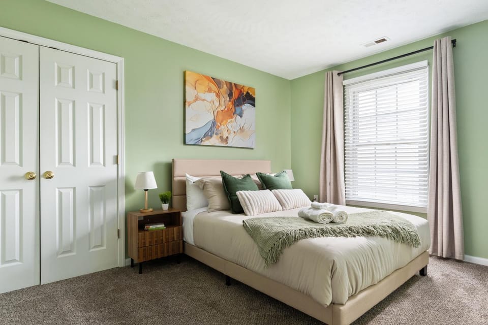 Bed, Photo of the whole room, Bedroom, wardrobe