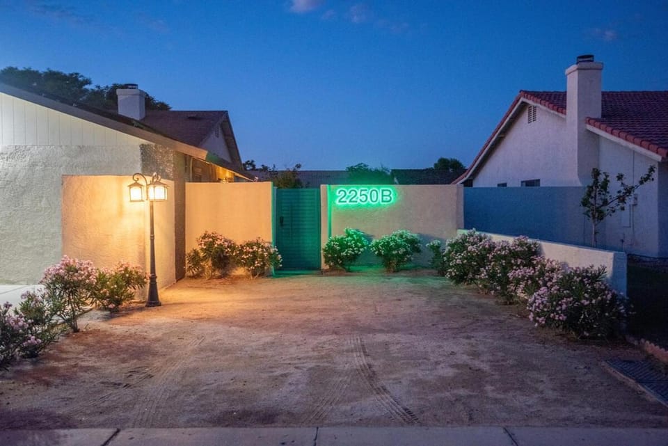 Cozy 1-Bedroom Getaway with All the Essentials House in Yuma