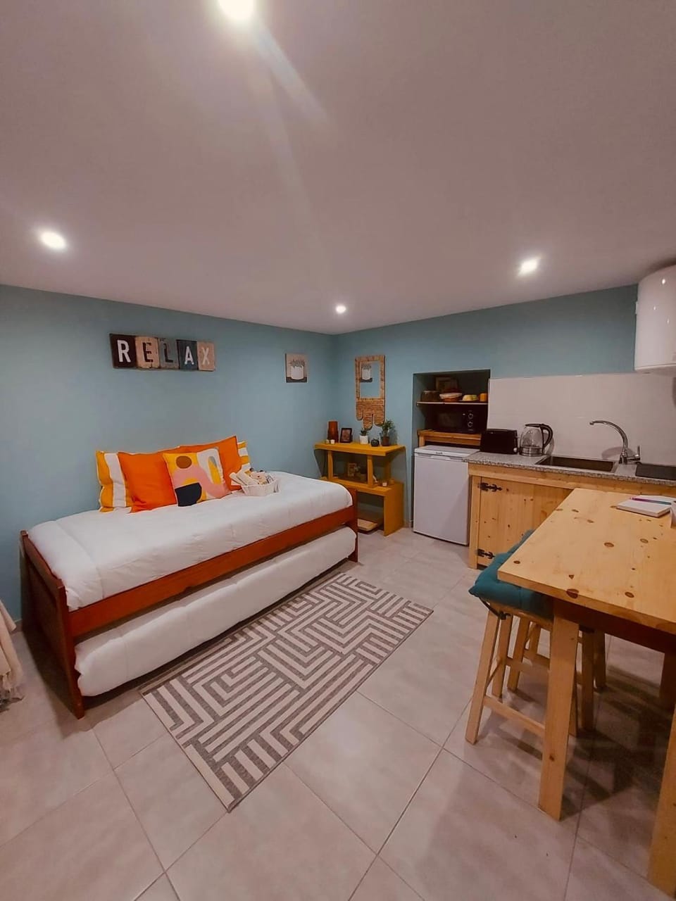 Porto Essential Studio Bed and Breakfast in Porto