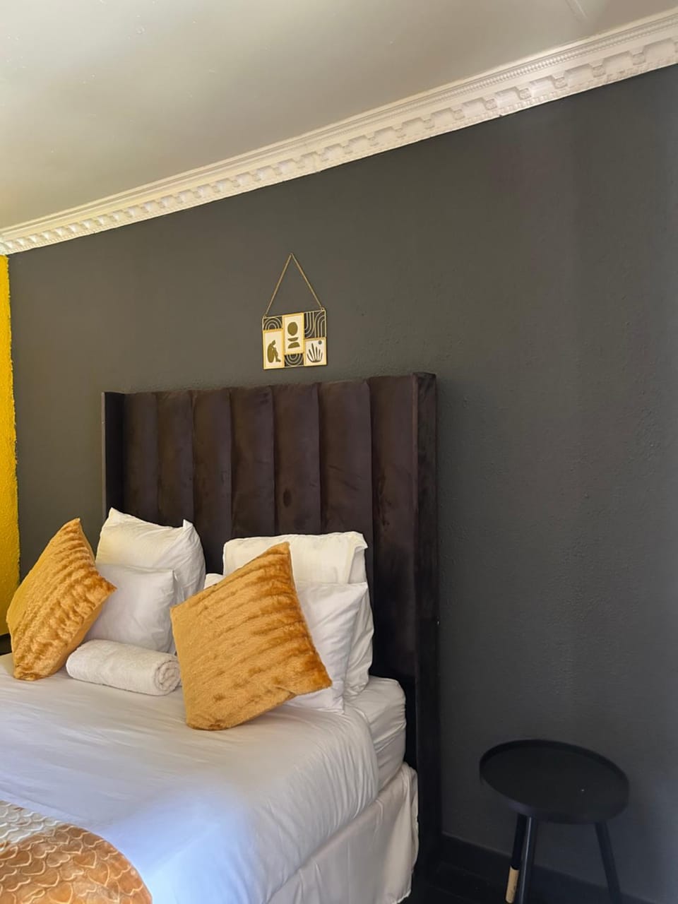 Homely Home Guesthouse Bed and Breakfast in Roodepoort