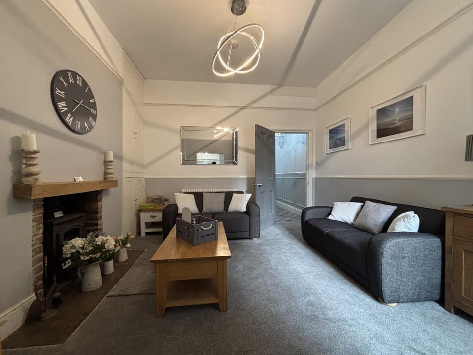 Sleeps 7 Beaches, restaurants, buses, nearby! House in Ryde