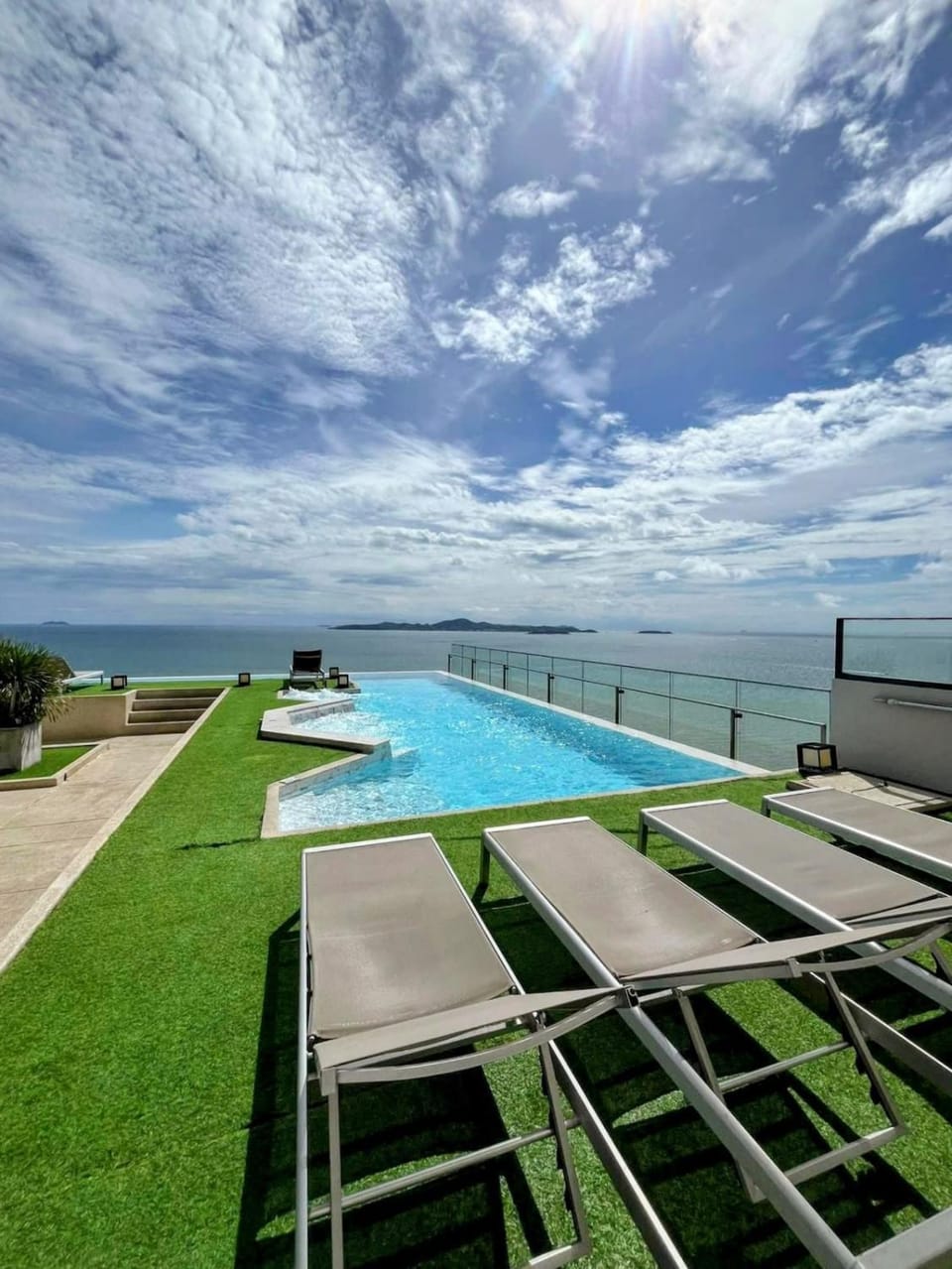 Day, Natural landscape, Pool view, Sea view, Swimming pool, sunbed
