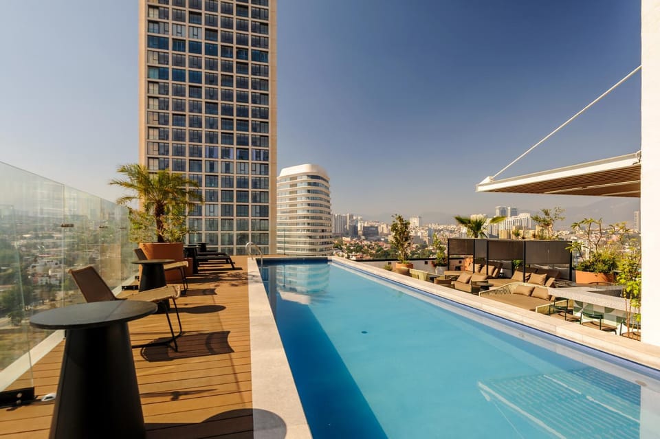 Day, Swimming pool