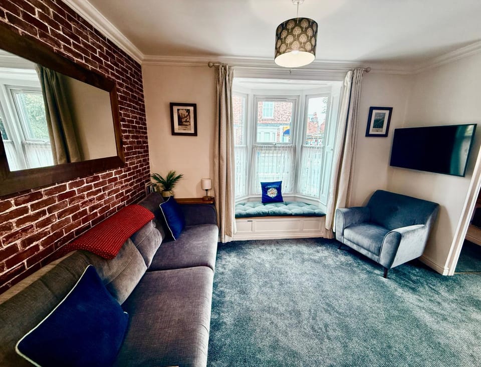 Communal lounge/ TV room, TV and multimedia, Living room, Seating area