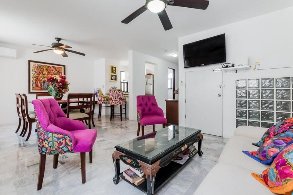 Communal lounge/ TV room