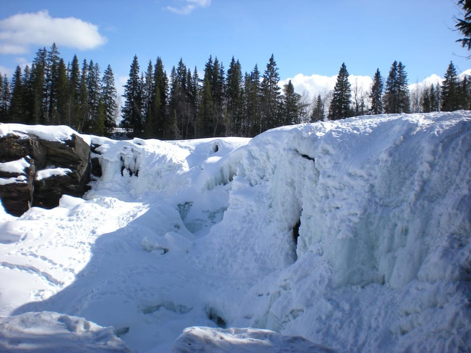 Nearby landmark, On site