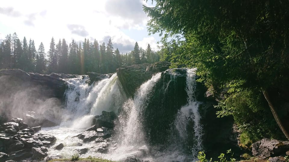 Nearby landmark, Natural landscape, On site