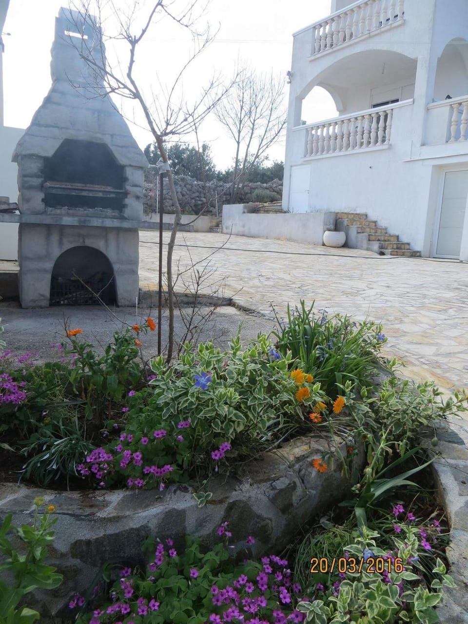Property building, BBQ facilities, Garden