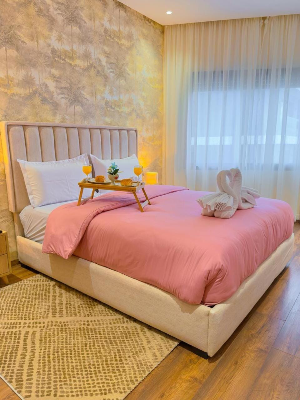 Photo of the whole room, Bedroom