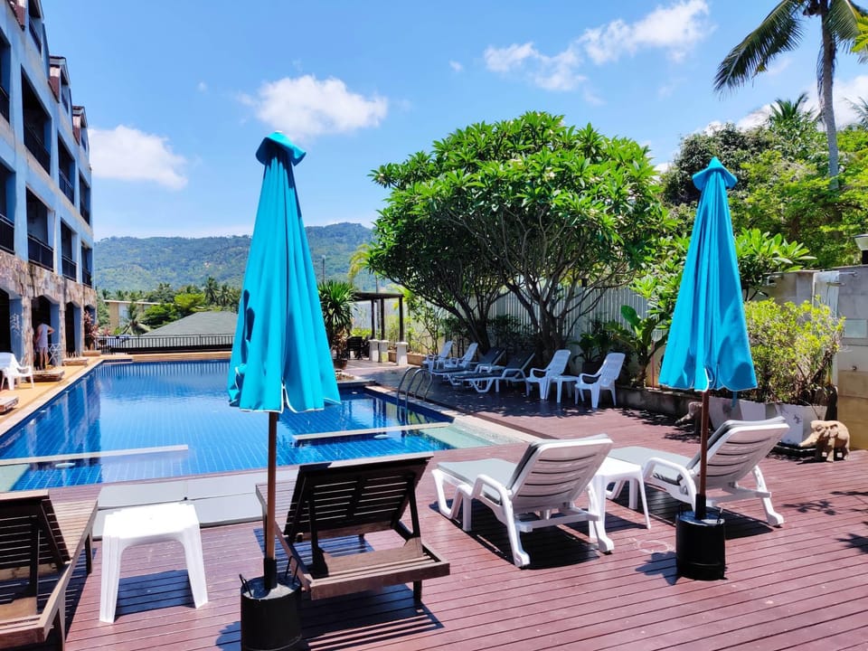 Swimming pool