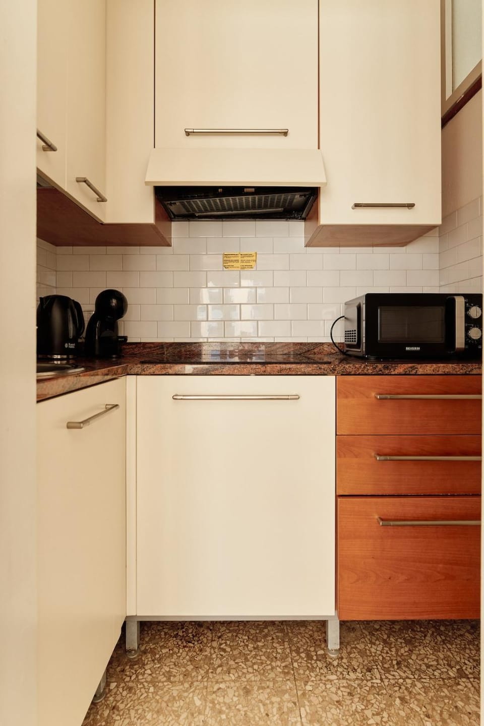 Coffee/tea facilities, Kitchen or kitchenette, pet friendly, stove